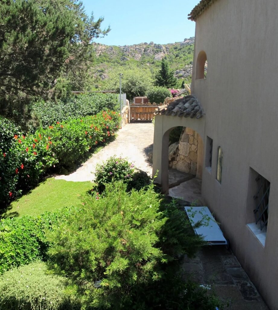 Villa in Stile Sardo con Vista Mozzafiato sul Mare image 27