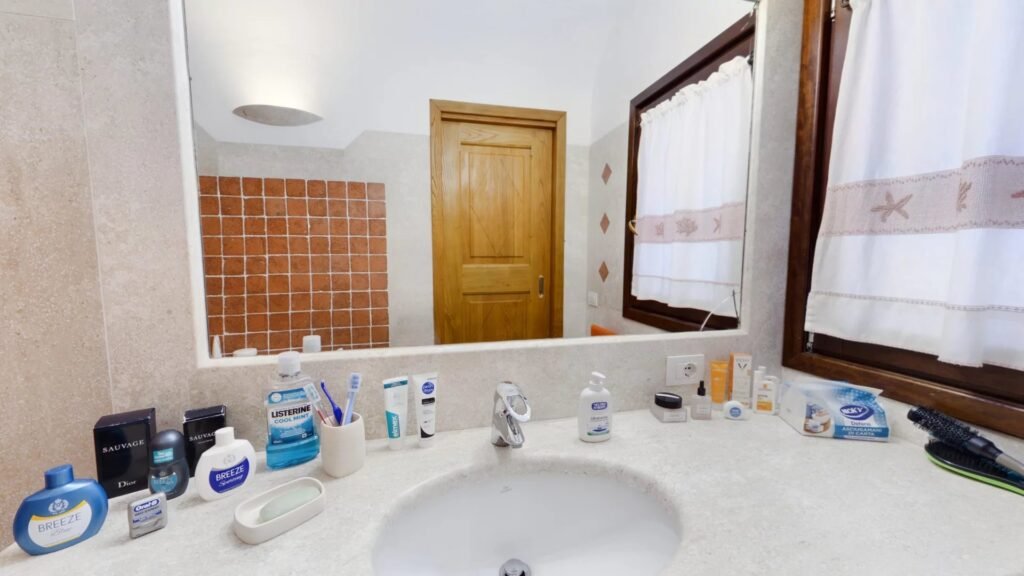 Straordinaria Villa in Stile Sardo a Baja Sardinia con Vista Mare image 22