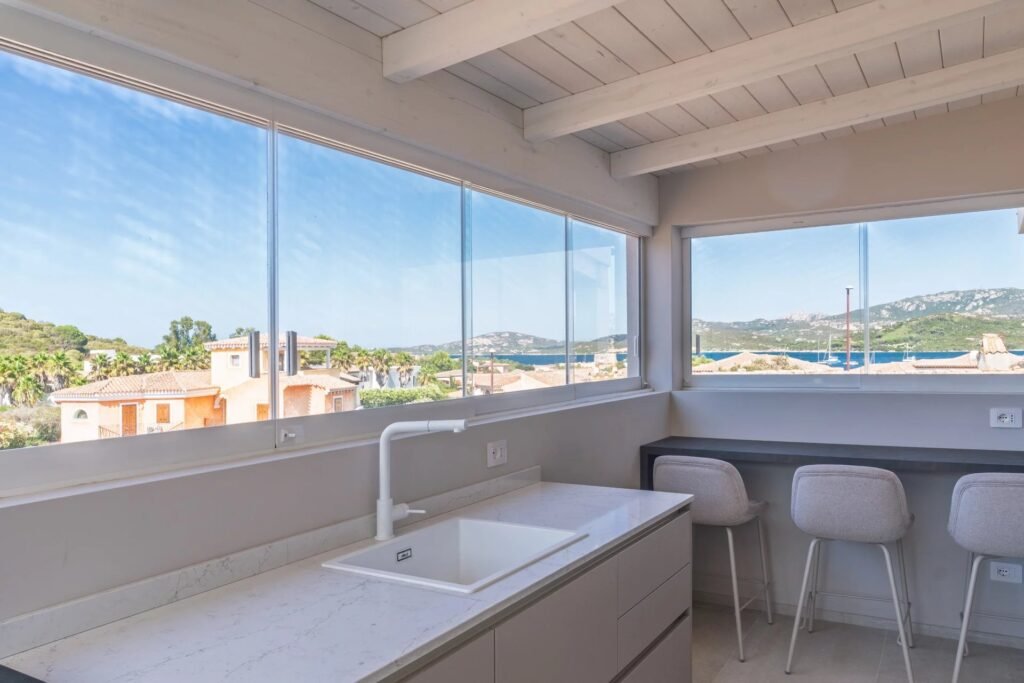 Appartamento elegante con vista mare e ampia terrazza a Cannigione image 2