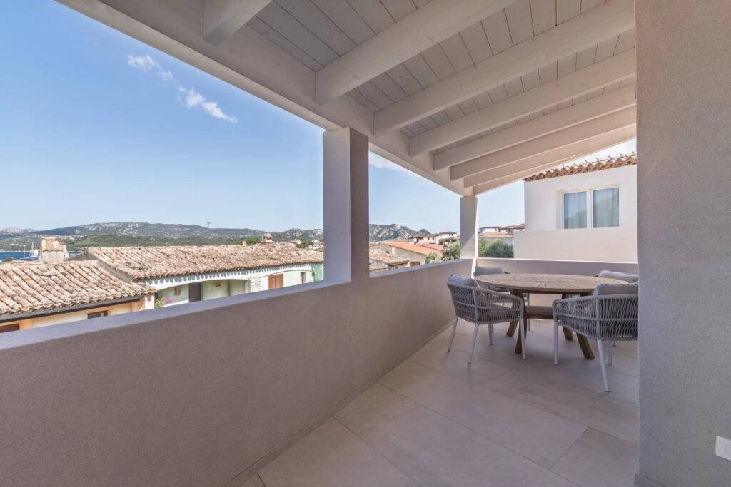 Appartamento elegante con vista mare e ampia terrazza a Cannigione image 7