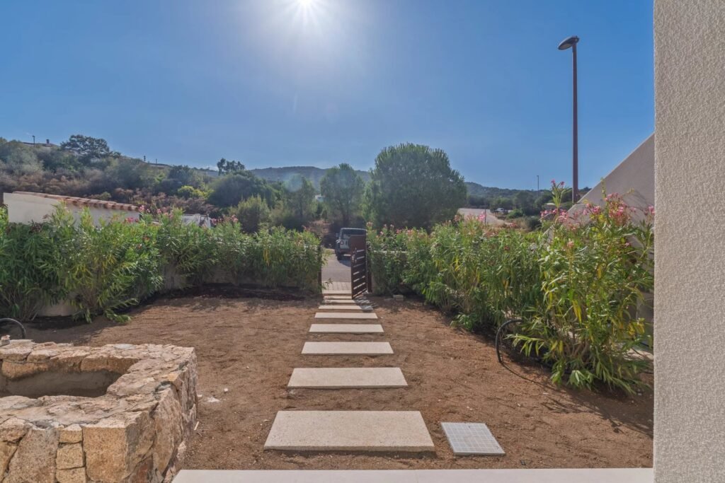 Appartamento con piscina image 17