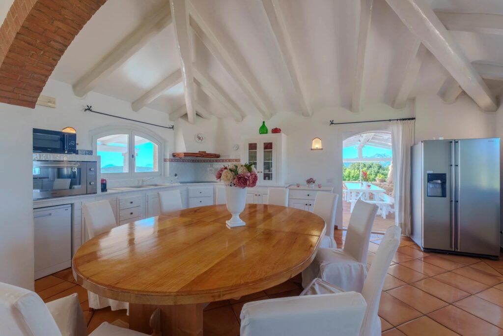 VILLA ESCLUSIVA CON DEPENDANCE E VISTA MOZZAFIATO – A SOLI 10 MINUTI DA PORTO CERVO image 18
