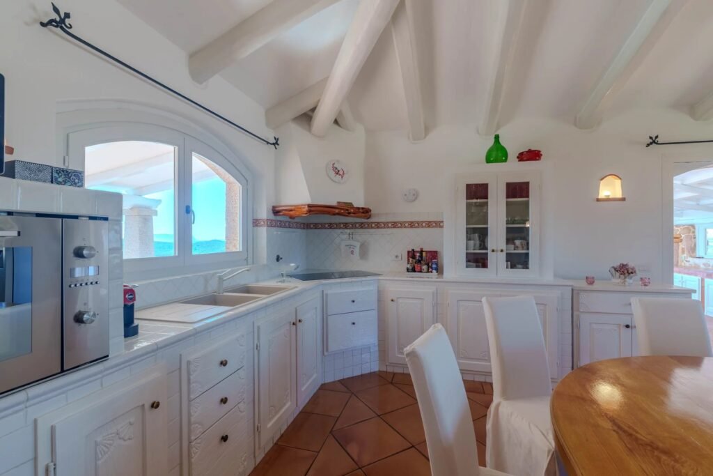 VILLA ESCLUSIVA CON DEPENDANCE E VISTA MOZZAFIATO – A SOLI 10 MINUTI DA PORTO CERVO image 19