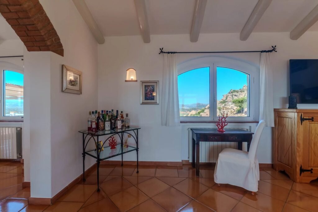 VILLA ESCLUSIVA CON DEPENDANCE E VISTA MOZZAFIATO – A SOLI 10 MINUTI DA PORTO CERVO image 29