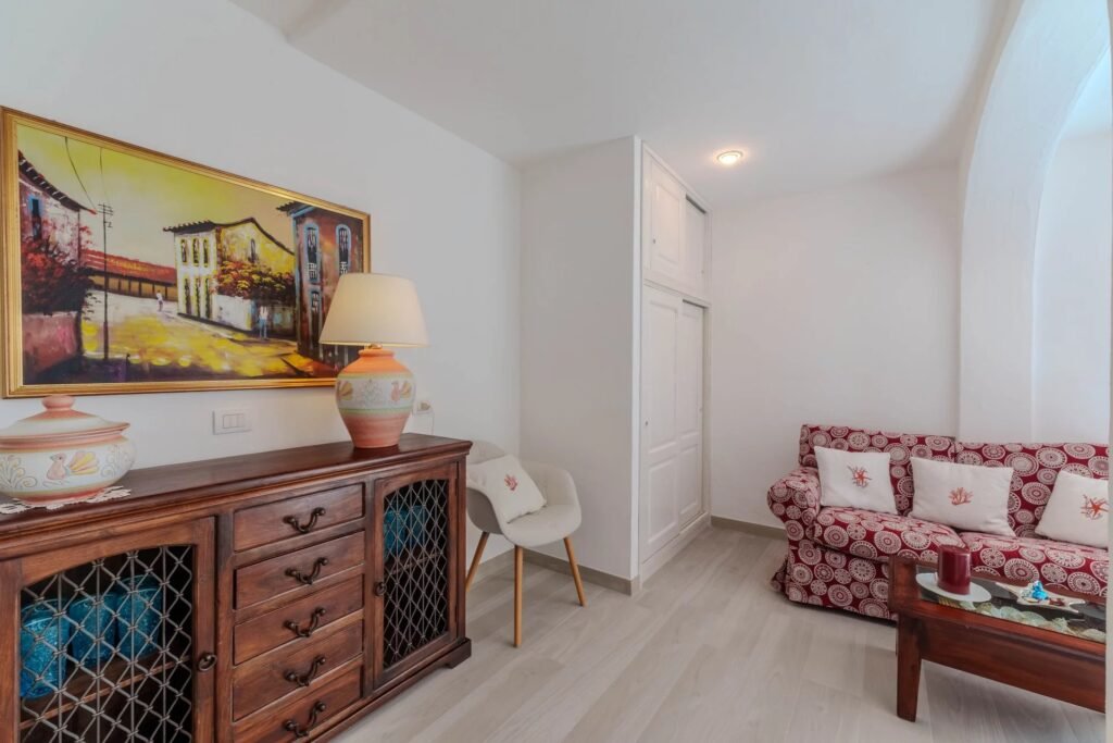 VILLA ESCLUSIVA CON DEPENDANCE E VISTA MOZZAFIATO – A SOLI 10 MINUTI DA PORTO CERVO image 33