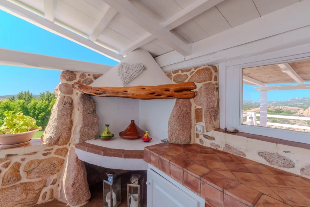 VILLA ESCLUSIVA CON DEPENDANCE E VISTA MOZZAFIATO – A SOLI 10 MINUTI DA PORTO CERVO image 50