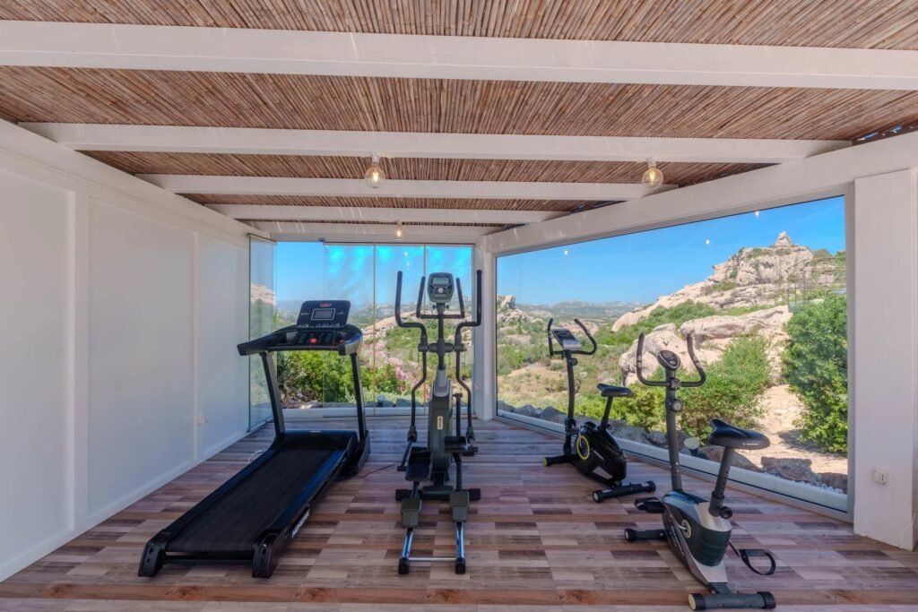 VILLA ESCLUSIVA CON DEPENDANCE E VISTA MOZZAFIATO – A SOLI 10 MINUTI DA PORTO CERVO image 57