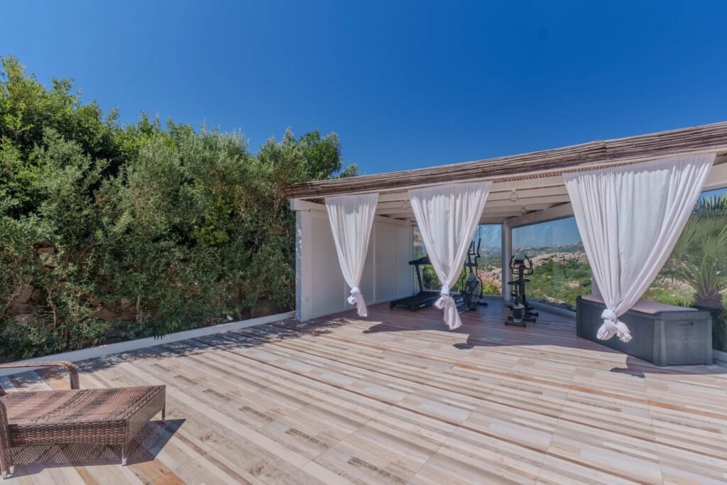 VILLA ESCLUSIVA CON DEPENDANCE E VISTA MOZZAFIATO – A SOLI 10 MINUTI DA PORTO CERVO image 58