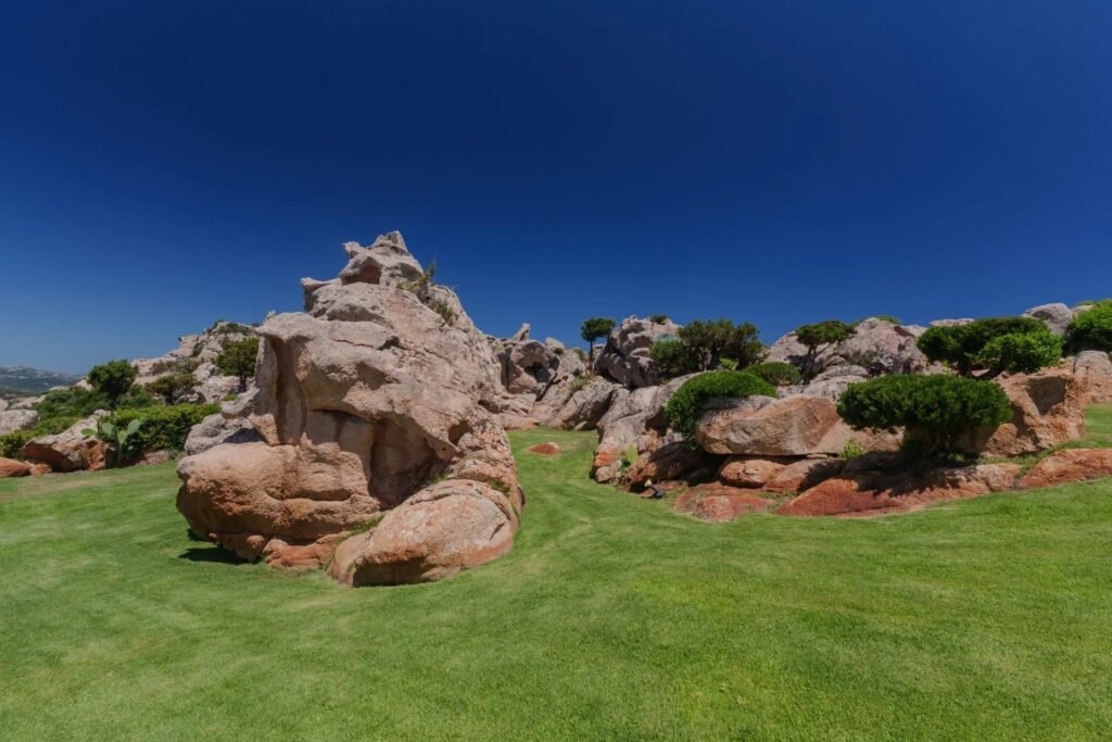 VILLA ESCLUSIVA CON DEPENDANCE E VISTA MOZZAFIATO – A SOLI 10 MINUTI DA PORTO CERVO image 65