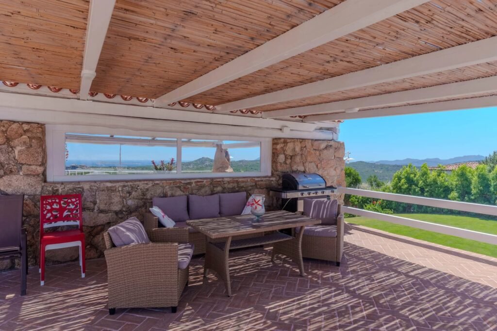 VILLA ESCLUSIVA CON DEPENDANCE E VISTA MOZZAFIATO – A SOLI 10 MINUTI DA PORTO CERVO image 70