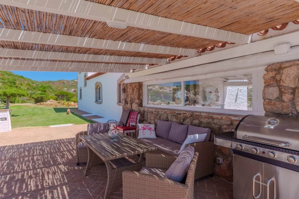 VILLA ESCLUSIVA CON DEPENDANCE E VISTA MOZZAFIATO – A SOLI 10 MINUTI DA PORTO CERVO image 71