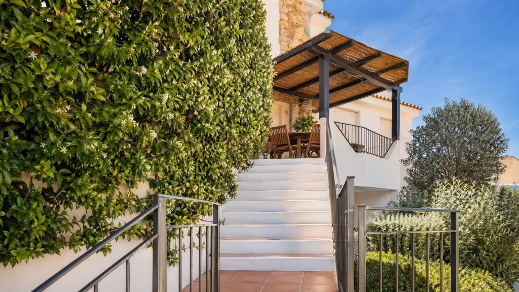 APARTMENT WITH SEA VIEW BAJA SARDINIA – TOP INVESTMENT image 10