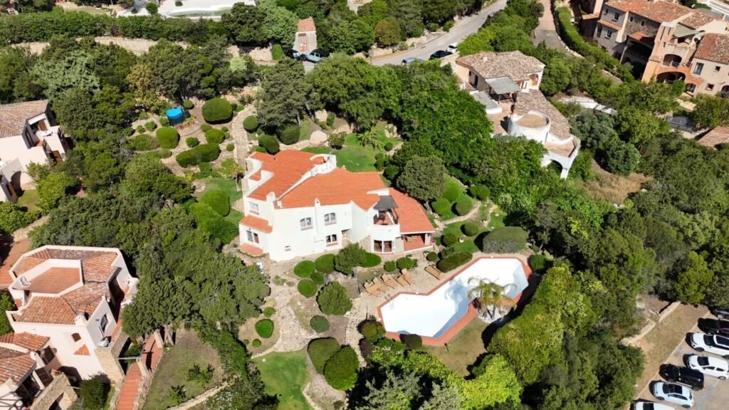 VILLA DI SAVIN COUELLE NEL CUORE DI PORTO CERVO image 7