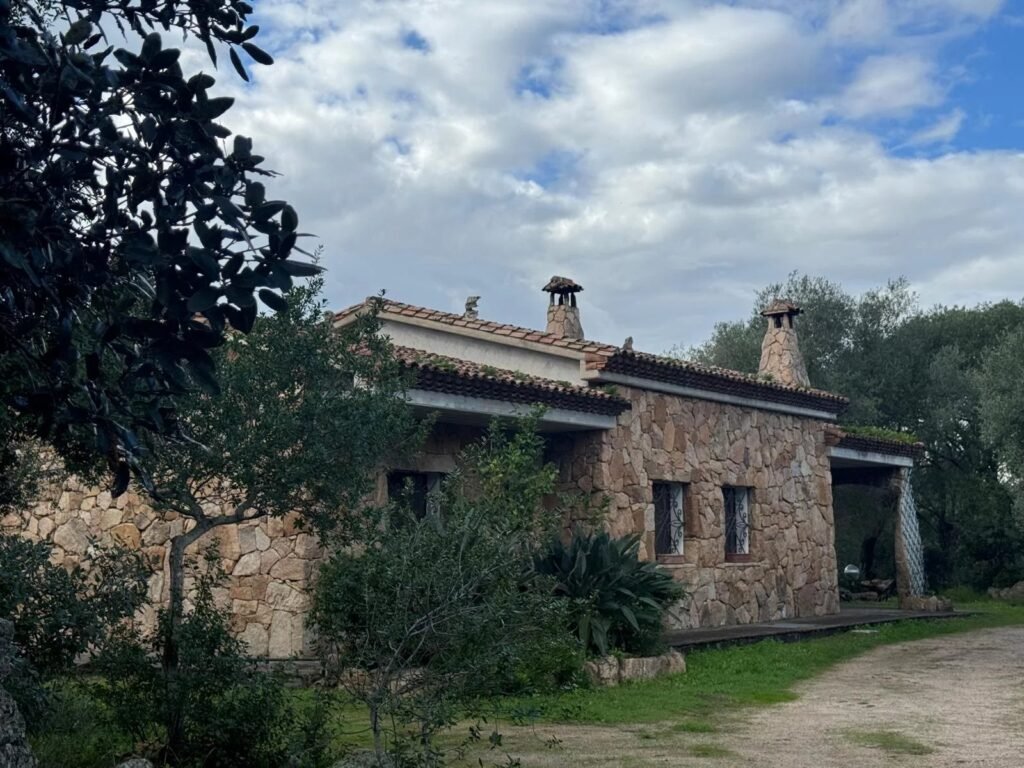 Tradizione e quiete – Stazzo in pietra nei pressi di San Pantaleo image 20