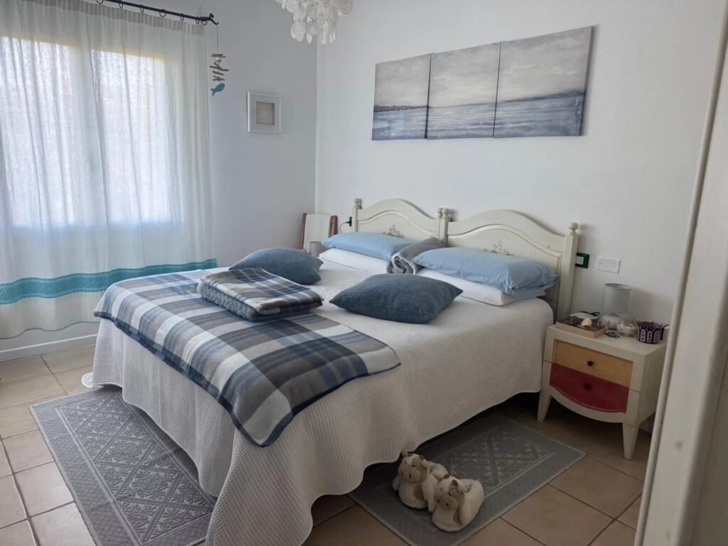 Ea Bianca – Un rifugio mediterraneo su due livelli con vista mare image 4