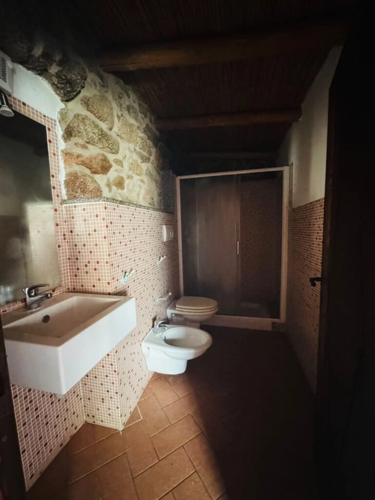 Einmaliges Anwesen mit Meerblick über Vignola Mare – B&B mit 12 Schlafzimmern, Stazzo und großem Ausbaupotenzial image 14