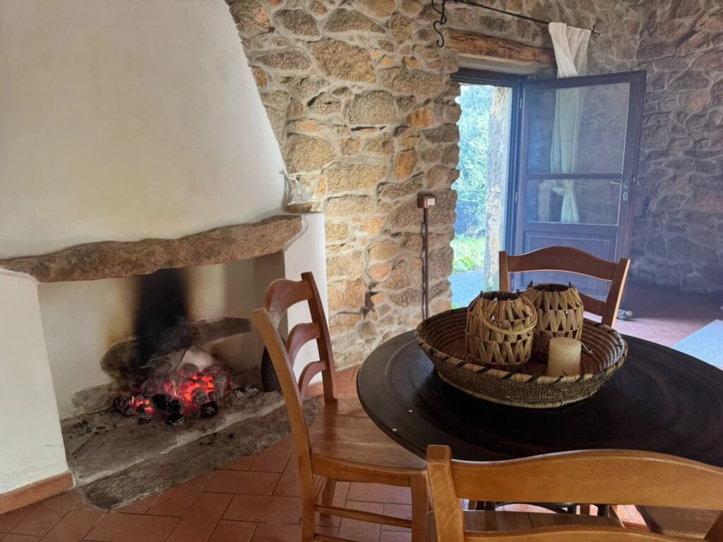 Einmaliges Anwesen mit Meerblick über Vignola Mare – B&B mit 12 Schlafzimmern, Stazzo und großem Ausbaupotenzial image 16