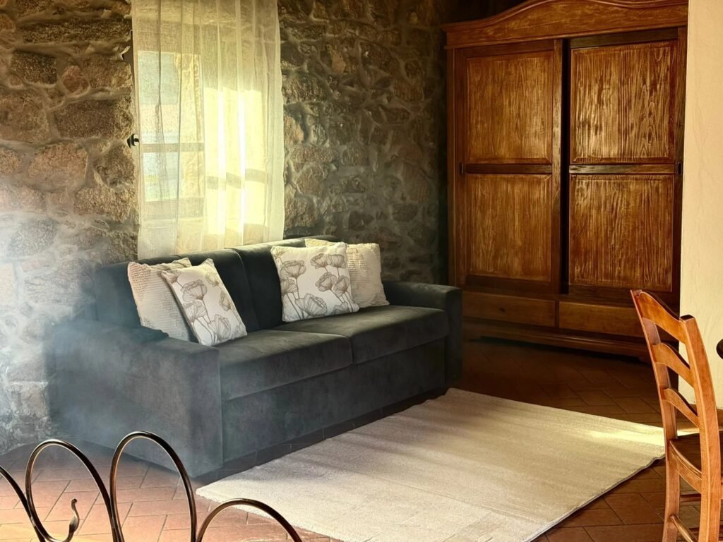 Einmaliges Anwesen mit Meerblick über Vignola Mare – B&B mit 12 Schlafzimmern, Stazzo und großem Ausbaupotenzial image 18