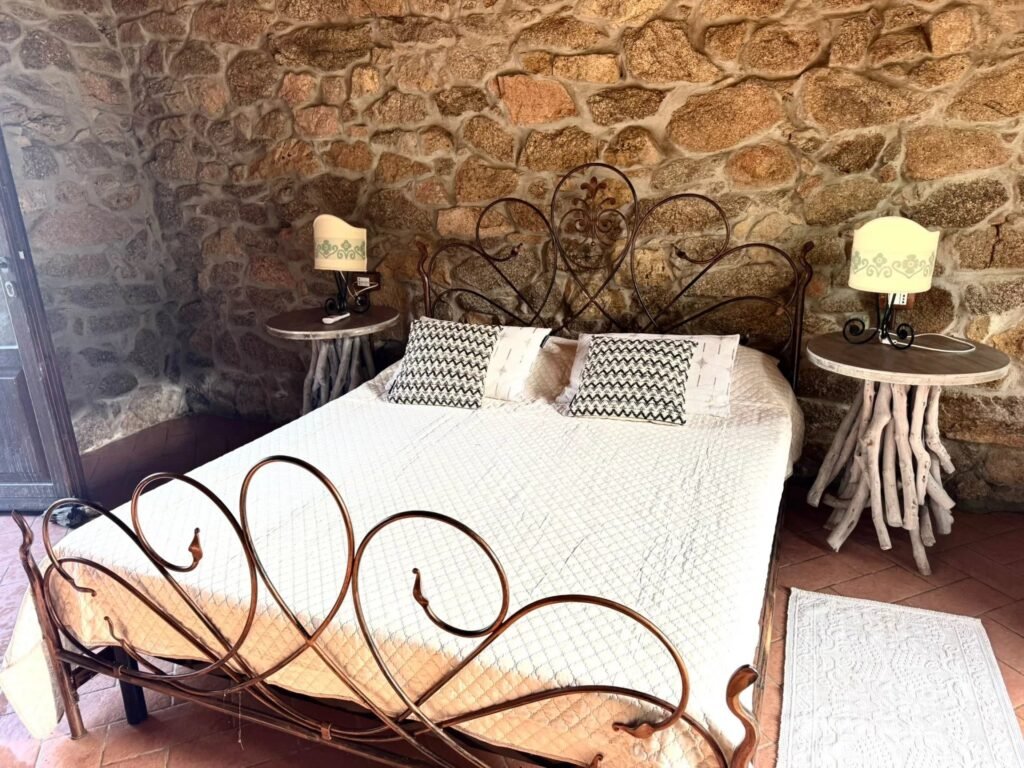 Einmaliges Anwesen mit Meerblick über Vignola Mare – B&B mit 12 Schlafzimmern, Stazzo und großem Ausbaupotenzial image 15