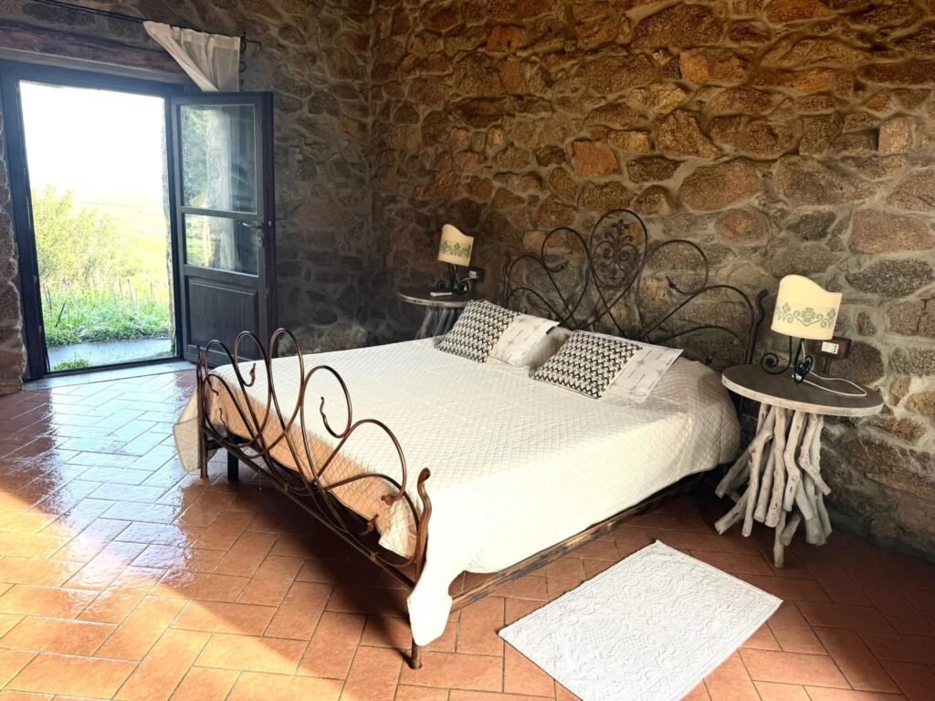 Einmaliges Anwesen mit Meerblick über Vignola Mare – B&B mit 12 Schlafzimmern, Stazzo und großem Ausbaupotenzial image 17