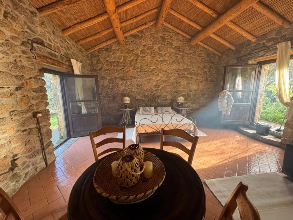 Einmaliges Anwesen mit Meerblick über Vignola Mare – B&B mit 12 Schlafzimmern, Stazzo und großem Ausbaupotenzial image 6