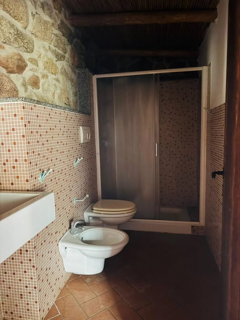 Einmaliges Anwesen mit Meerblick über Vignola Mare – B&B mit 12 Schlafzimmern, Stazzo und großem Ausbaupotenzial image 8