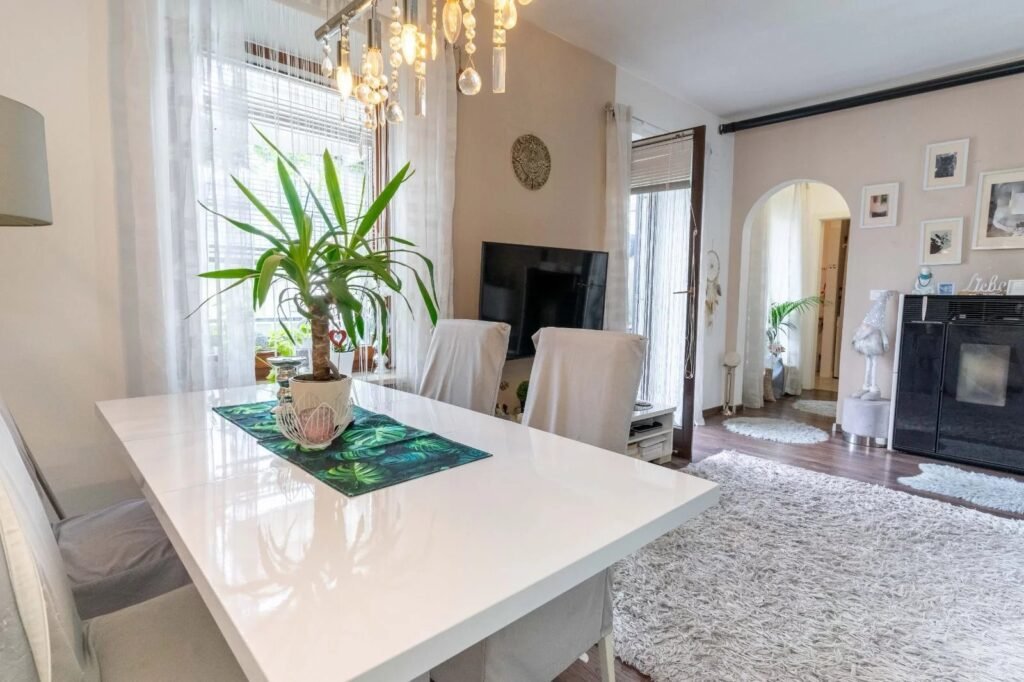 Appartamento curato con 3 stanze e due terrazzi – luce, spazio e tranquillità image 5