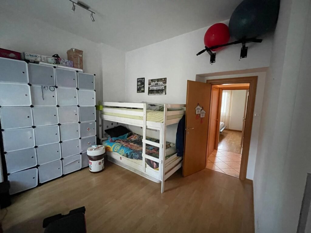 Appartamento elegante con spazi generosi in Viale Druso image 11