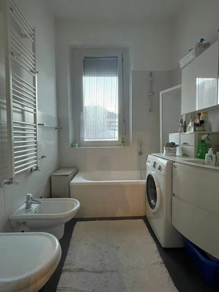 Appartamento elegante con spazi generosi in Viale Druso image 8