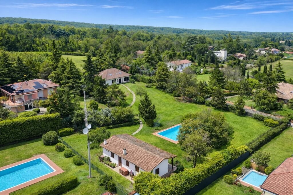 Charming Estate in the Hills of Parma – where nature, silence and timeless charm meet image 3