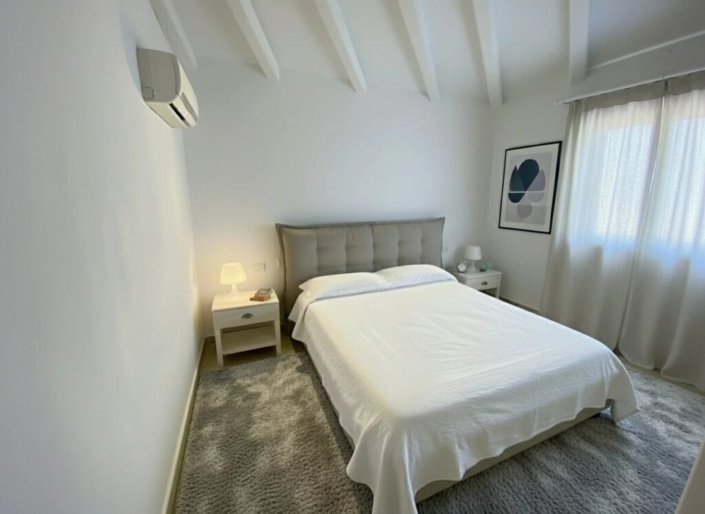 VILLA MIT MEERBLICK UND GROßEM ENTWICKLUNGSPOTENZIAL IN BAJA SARDINIA image 6