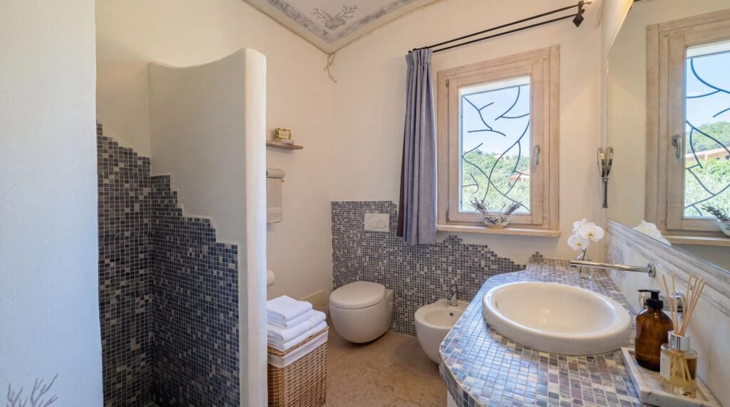 PANORAMIC VILLA WITH POOL | LISCIA DI VACCA – PORTO CERVO image 17