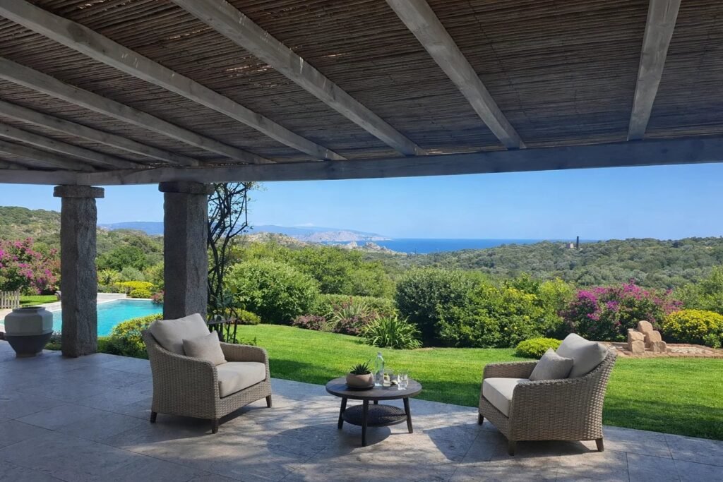 PANORAMIC VILLA WITH POOL | LISCIA DI VACCA – PORTO CERVO image 2