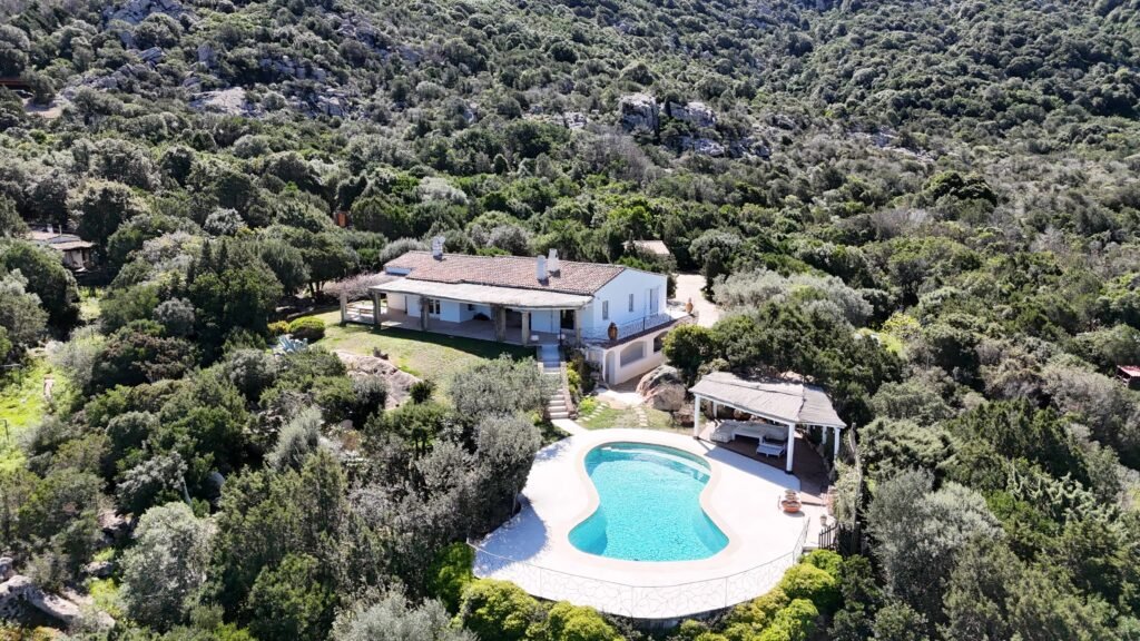 PANORAMIC VILLA WITH POOL | LISCIA DI VACCA – PORTO CERVO image 45