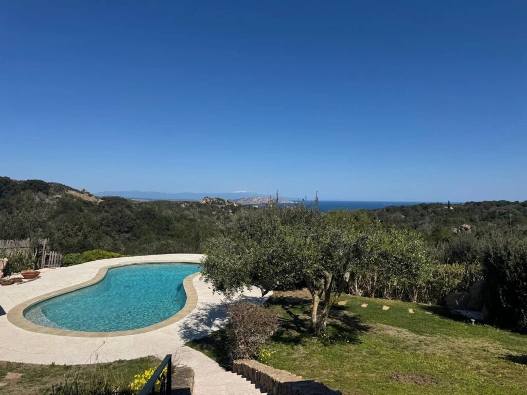 PANORAMIC VILLA WITH POOL | LISCIA DI VACCA – PORTO CERVO image 8