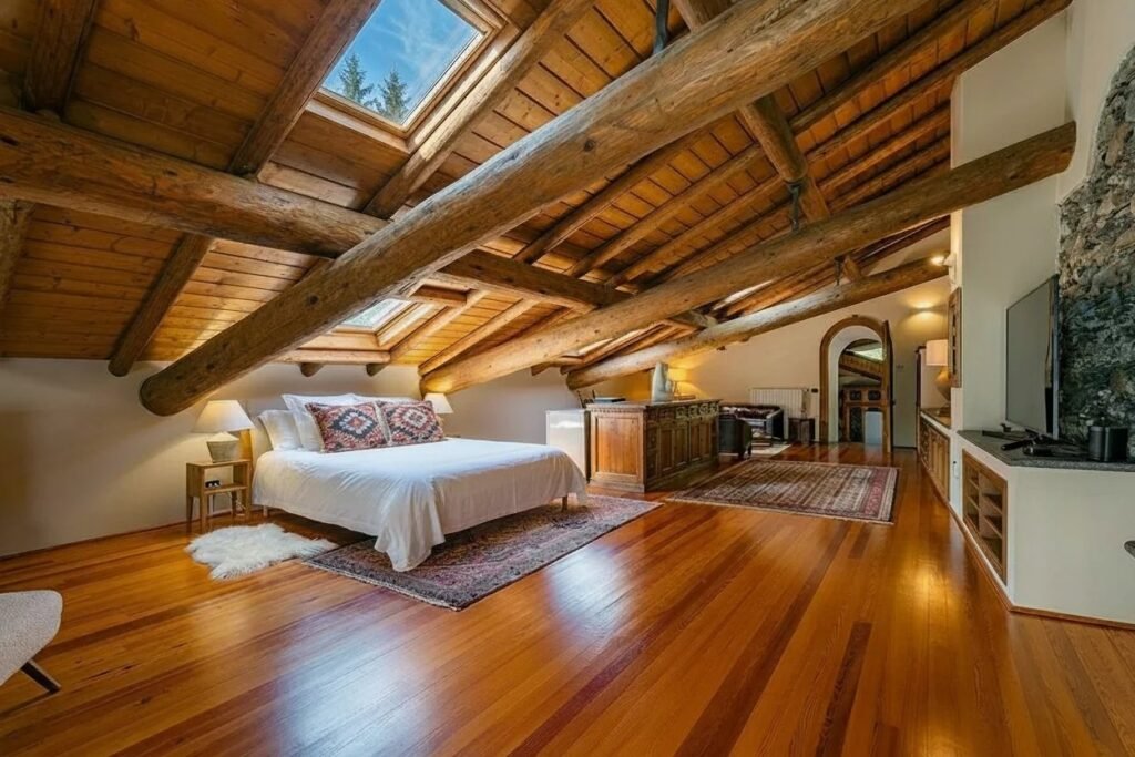 A PANORAMIC ALPINE RETREAT – EXCLUSIVE VILLA WITH POOL AND VINEYARDS IN VALTELLINA image 15