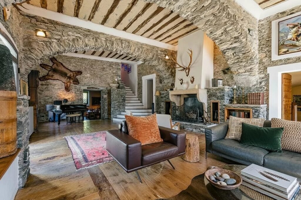 A PANORAMIC ALPINE RETREAT – EXCLUSIVE VILLA WITH POOL AND VINEYARDS IN VALTELLINA image 5