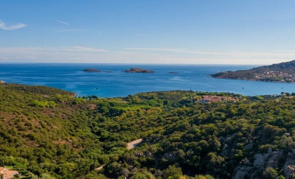 THE HIDDEN JEWEL OF PANTOGIA image 4