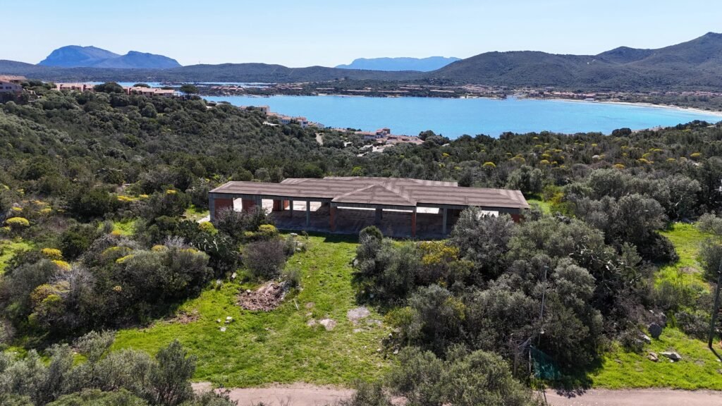 LUXURY VILLA IN PORTO ROTONDO image 2