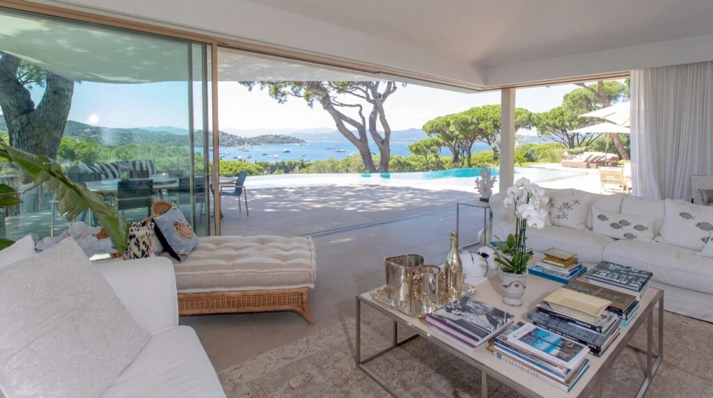 TIMELESS LUXURY VILLA IN LES PARCS, SAINT-TROPEZ image 10