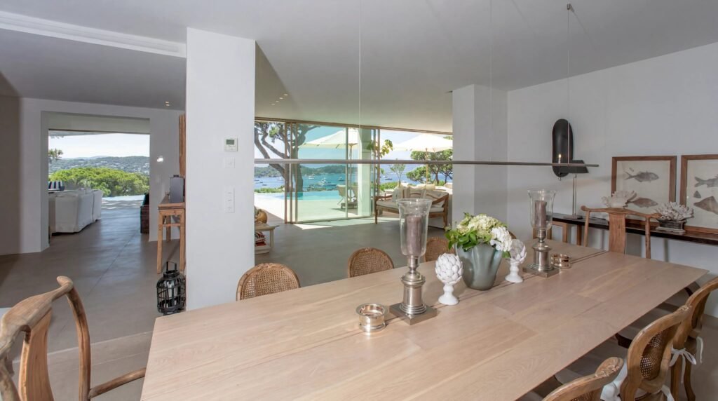 TIMELESS LUXURY VILLA IN LES PARCS, SAINT-TROPEZ image 14