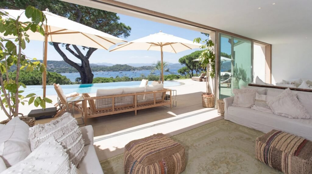 TIMELESS LUXURY VILLA IN LES PARCS, SAINT-TROPEZ image 9