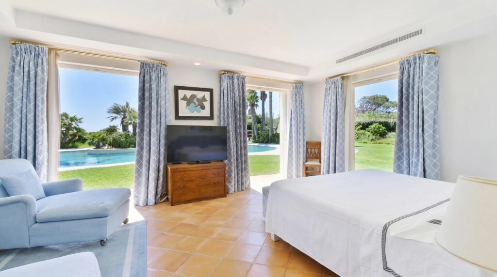 LUXURY VILLA IN RAMATUELLE – SAINT-TROPEZ image 22