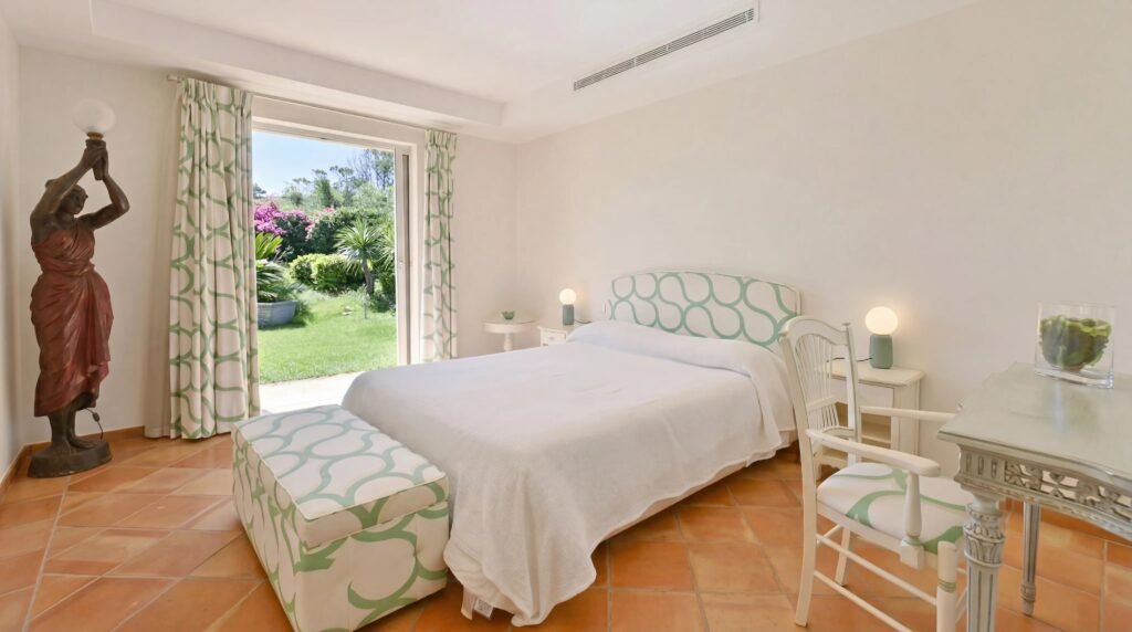 LUXURY VILLA IN RAMATUELLE – SAINT-TROPEZ image 23