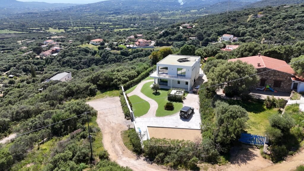 EXCLUSIVE PANORAMIC VILLA WITH SEA VIEW OVER THE GULF OF CUGNANA image 32